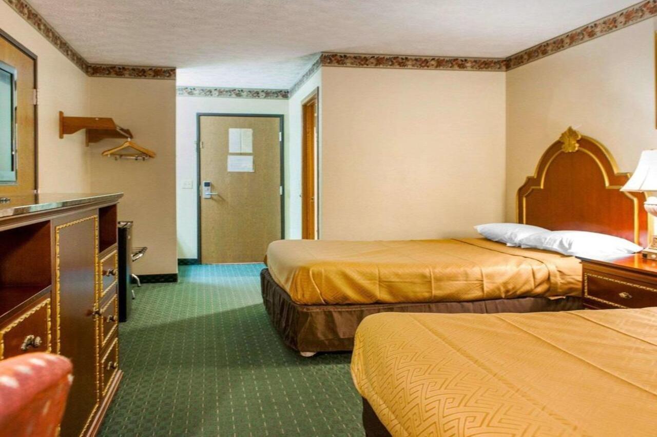 Fairbridge Express Motel 2*
