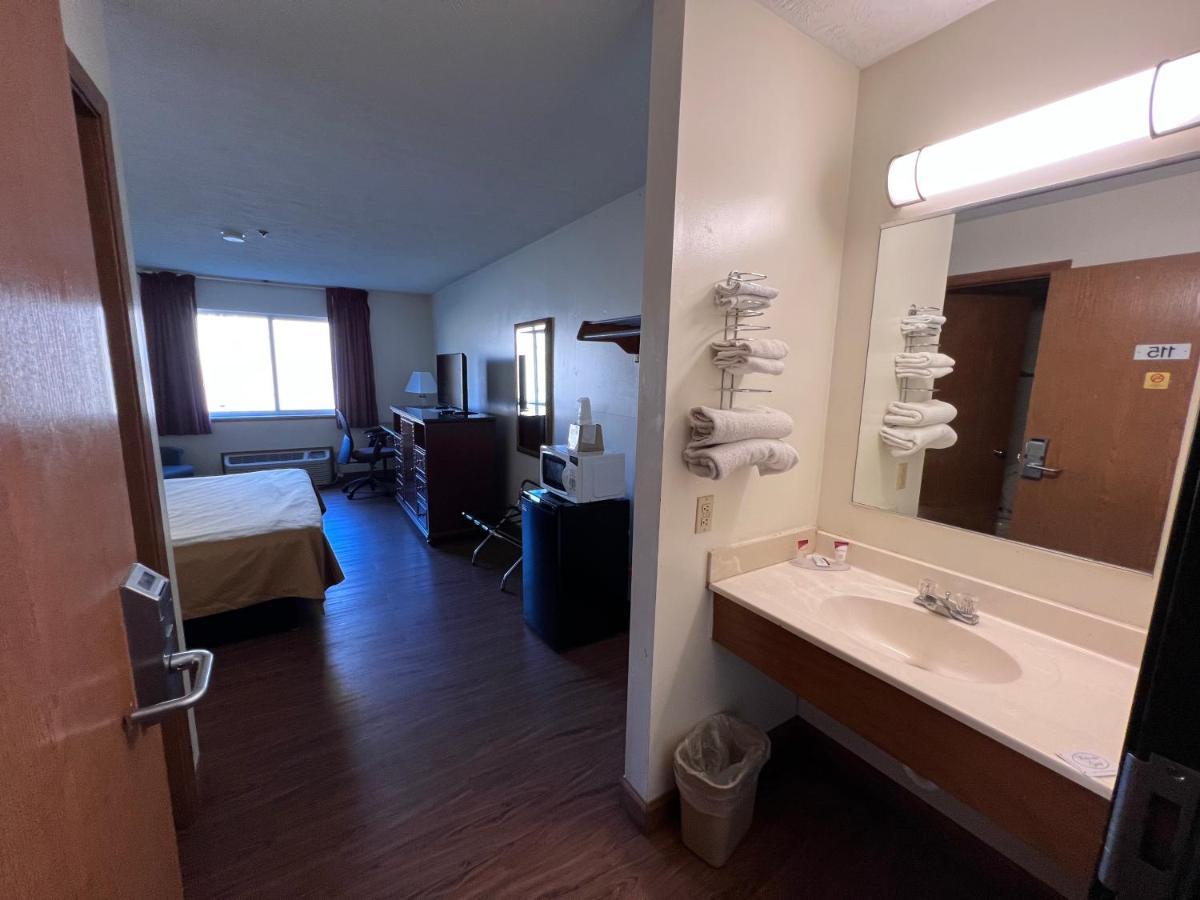 Fairbridge Express Motel 2*