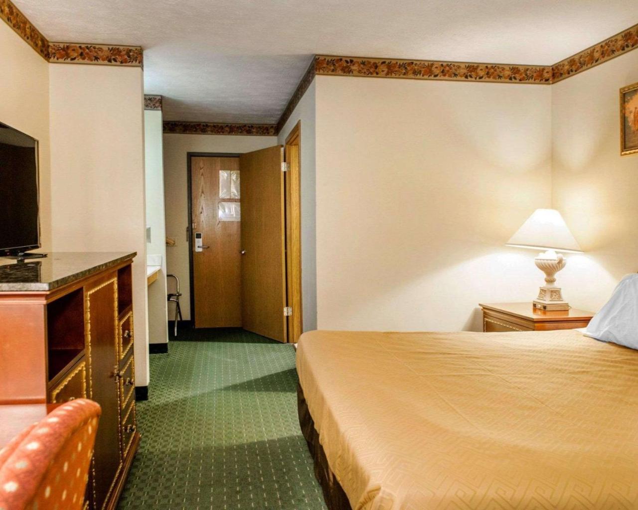 Fairbridge Express Motel 2*